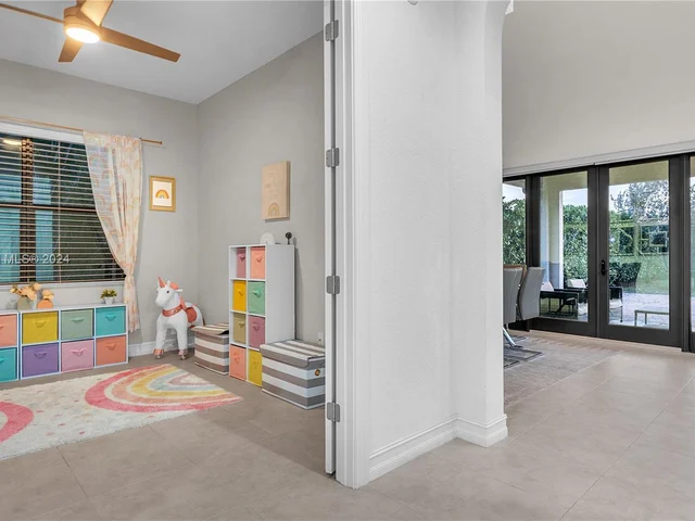 1118 SW 113th Way, Pembroke Pines FL 33025