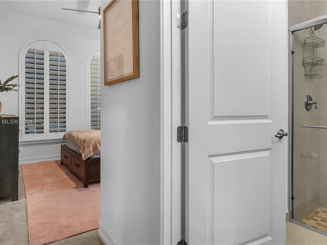 1118 SW 113th Way, Pembroke Pines FL 33025