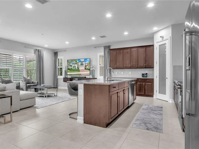 1118 SW 113th Way, Pembroke Pines FL 33025