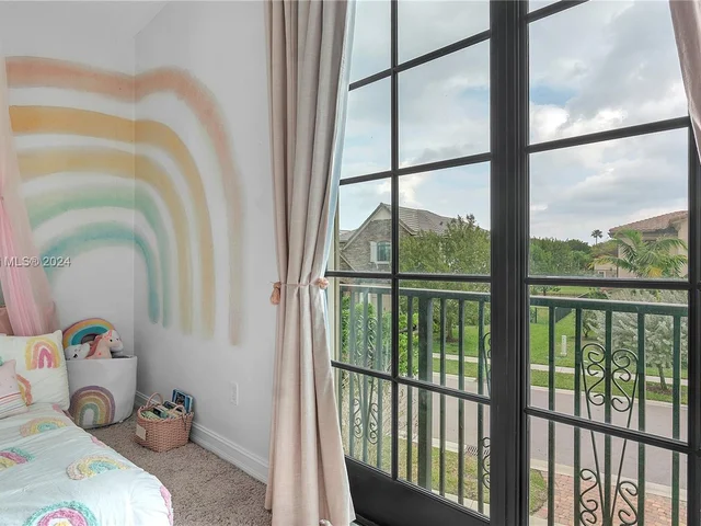 1118 SW 113th Way, Pembroke Pines FL 33025