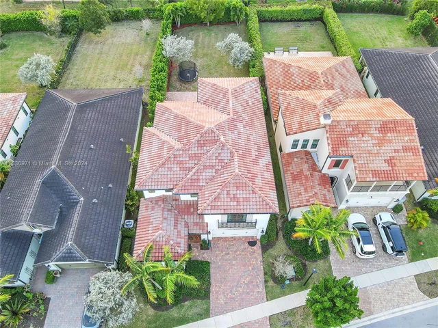 1118 SW 113th Way, Pembroke Pines FL 33025