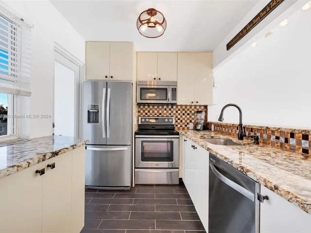 201 N Ocean Blvd # 107, Pompano Beach FL 33062