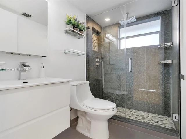 201 N Ocean Blvd # 107, Pompano Beach FL 33062