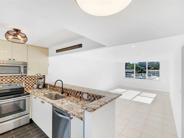 201 N Ocean Blvd # 107, Pompano Beach FL 33062