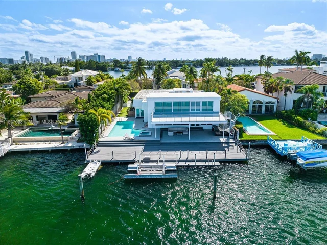 1055 Stillwater Dr, Miami Beach FL 33141