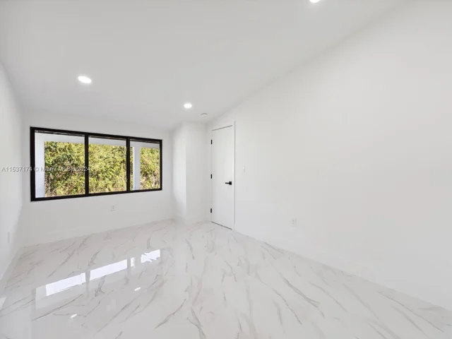 3051 SW 84th Ct, Miami FL 33155