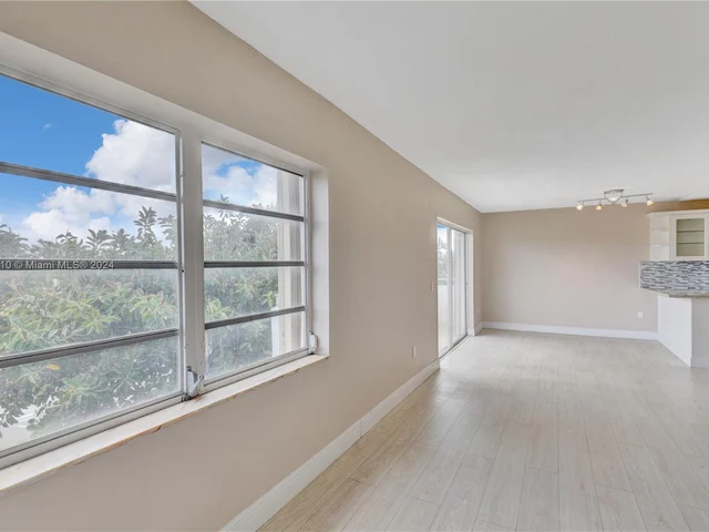 1200 14th St # 3A, Miami Beach FL 33139