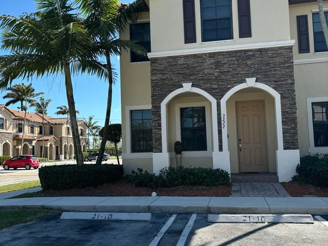 3222 SE 7th St, Homestead FL 33033