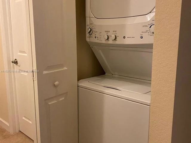 3222 SE 7th St, Homestead FL 33033