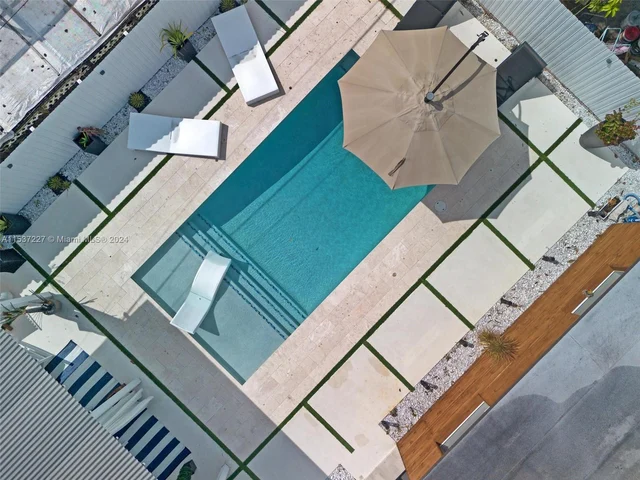 920 NE 159th St, North Miami Beach FL 33162