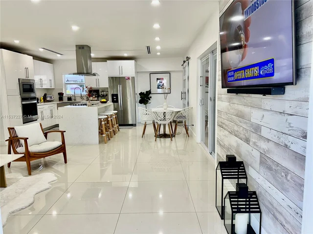 920 NE 159th St, North Miami Beach FL 33162