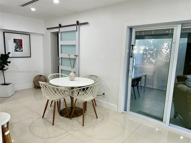 920 NE 159th St, North Miami Beach FL 33162