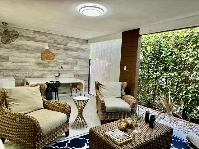 920 NE 159th St, North Miami Beach FL 33162