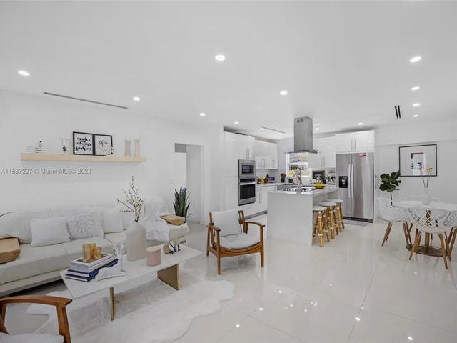 920 NE 159th St, North Miami Beach FL 33162