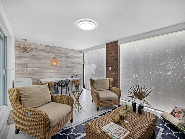 920 NE 159th St, North Miami Beach FL 33162