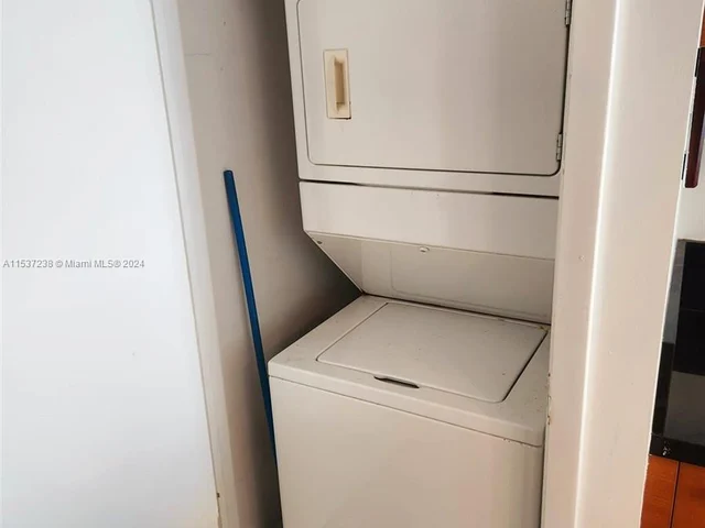 244 Biscayne Blvd # 2809, Miami FL 33132