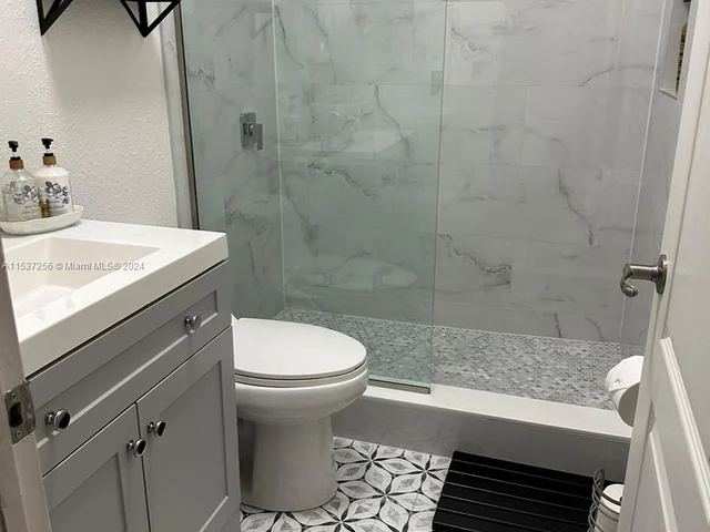 13557 NW 7th Pl, Pembroke Pines FL 33028