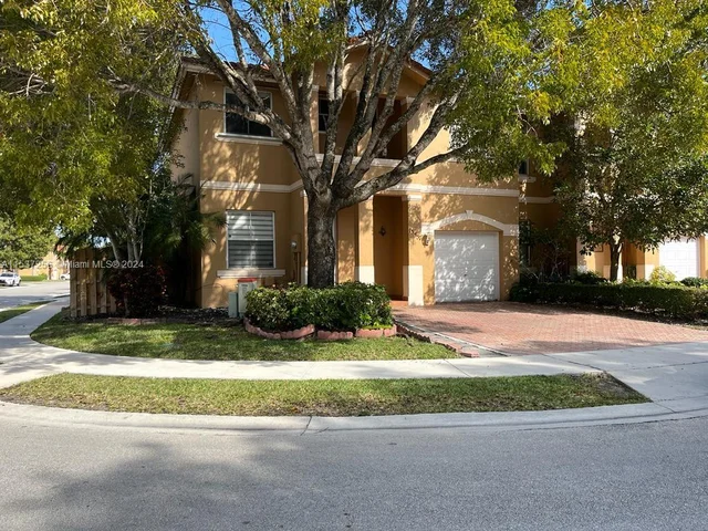 13557 NW 7th Pl, Pembroke Pines FL 33028