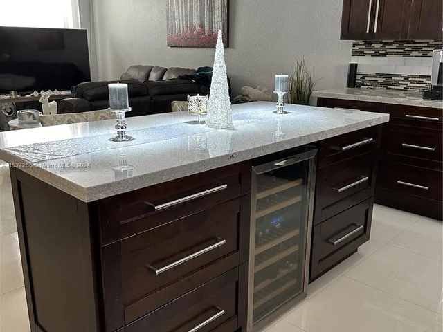 13557 NW 7th Pl, Pembroke Pines FL 33028