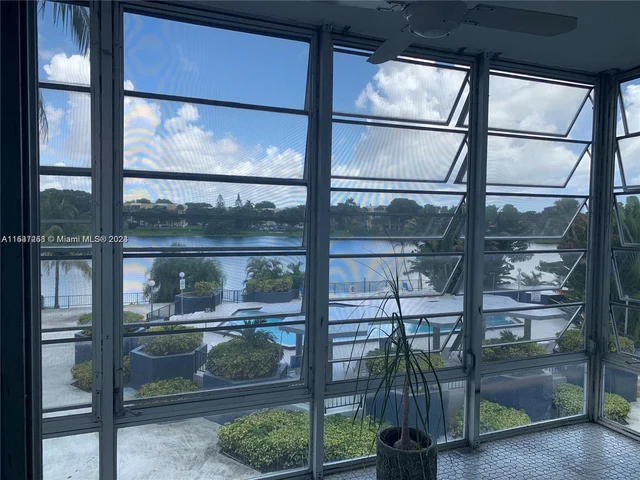 877 NE 195th St # 318, Miami FL 33179