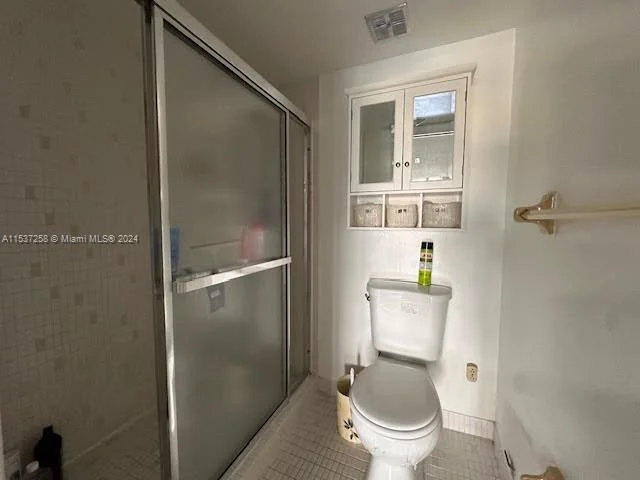 877 NE 195th St # 318, Miami FL 33179