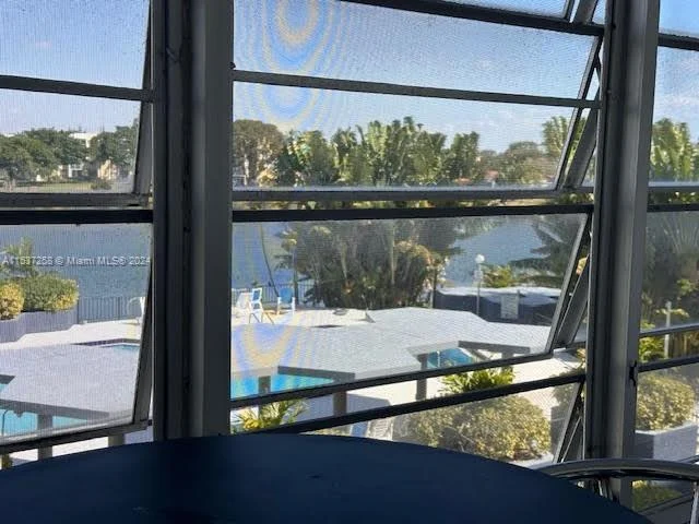 877 NE 195th St # 318, Miami FL 33179