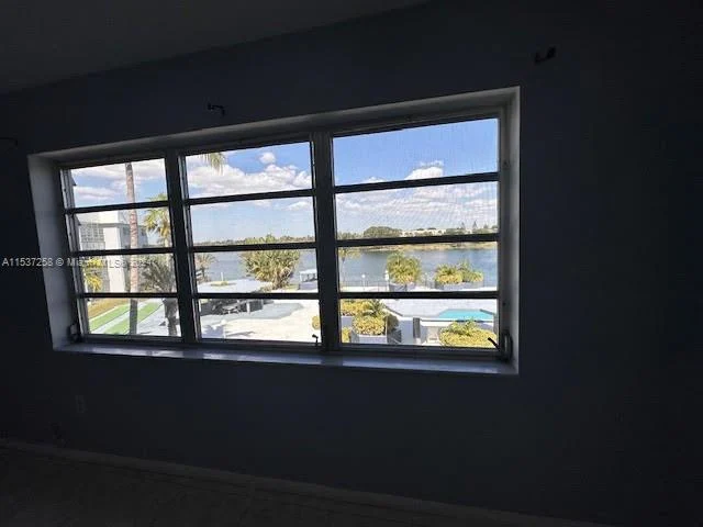 877 NE 195th St # 318, Miami FL 33179