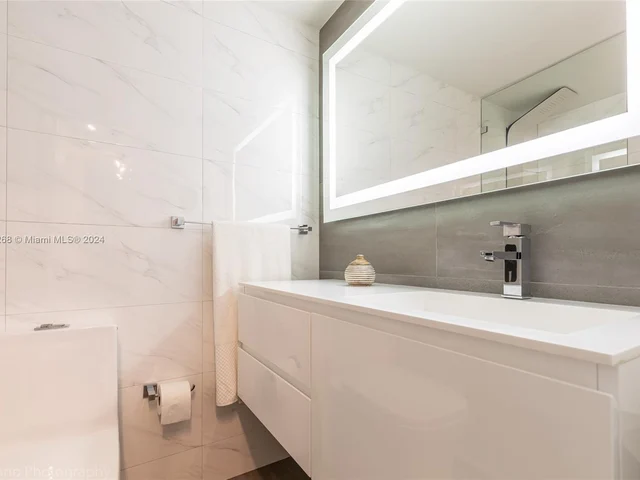 1000 West Ave # 732, Miami Beach FL 33139