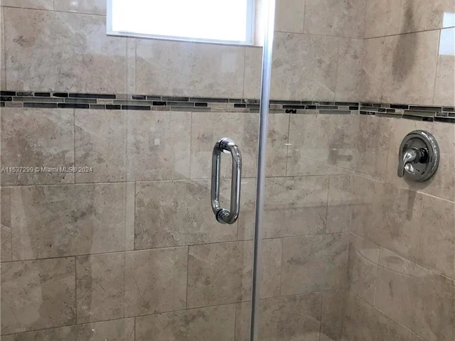 8033 Lake Dr # 203, Doral FL 33166