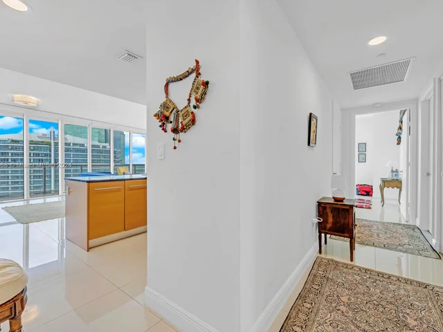 465 Brickell Ave # 5002, Miami FL 33131