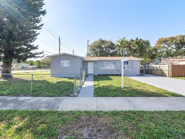 190 NE 173rd St, North Miami Beach FL 33162