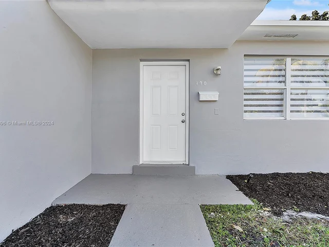 190 NE 173rd St, North Miami Beach FL 33162