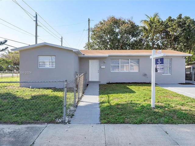 190 NE 173rd St, North Miami Beach FL 33162