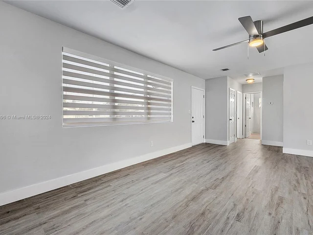 190 NE 173rd St, North Miami Beach FL 33162