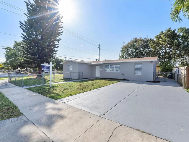 190 NE 173rd St, North Miami Beach FL 33162