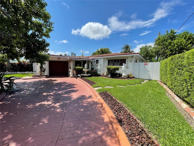 15 NW 197th St, Miami Gardens FL 33169