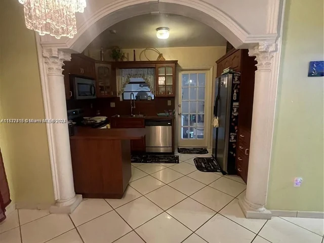 15 NW 197th St, Miami Gardens FL 33169