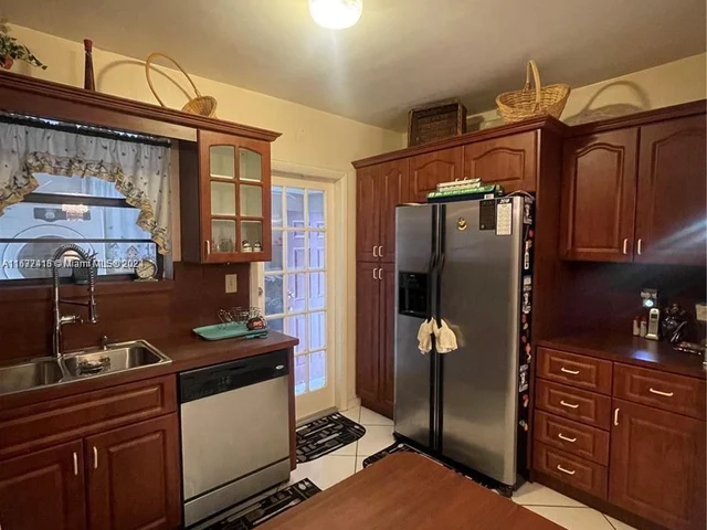 15 NW 197th St, Miami Gardens FL 33169