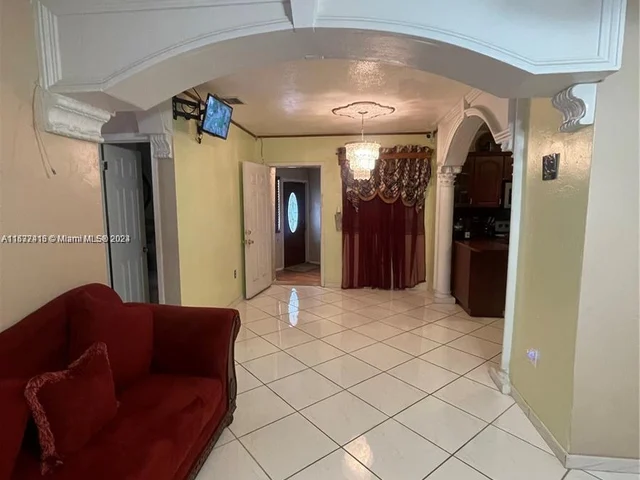 15 NW 197th St, Miami Gardens FL 33169