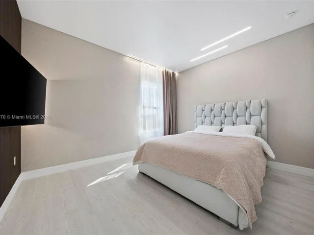 4642 W Pinehurst Trl W, Oakland Park FL 33309