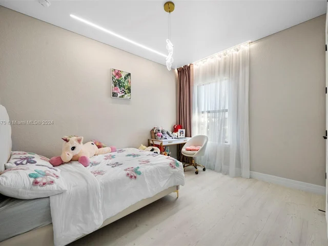 4642 W Pinehurst Trl W, Oakland Park FL 33309