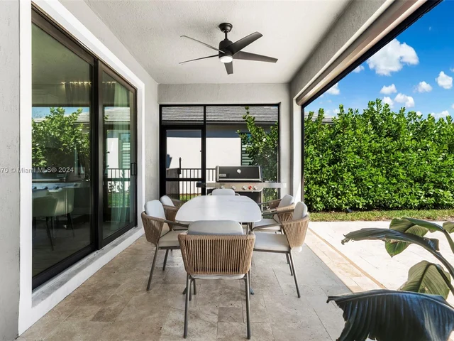 4642 W Pinehurst Trl W, Oakland Park FL 33309