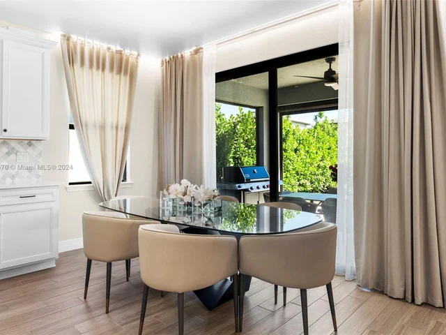 4642 W Pinehurst Trl W, Oakland Park FL 33309