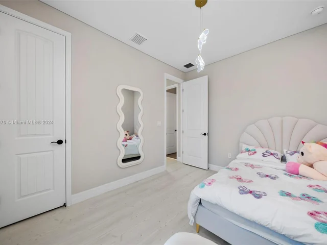 4642 W Pinehurst Trl W, Oakland Park FL 33309