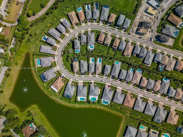 4642 W Pinehurst Trl W, Oakland Park FL 33309