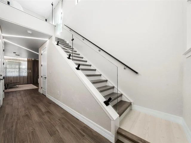 4642 W Pinehurst Trl W, Oakland Park FL 33309