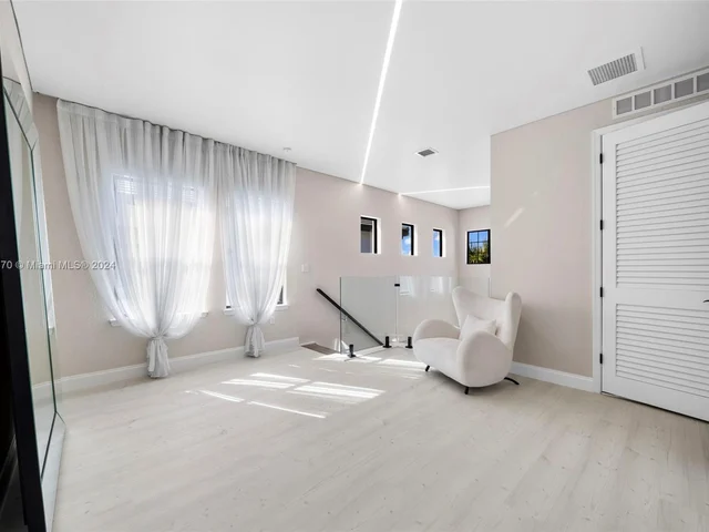 4642 W Pinehurst Trl W, Oakland Park FL 33309