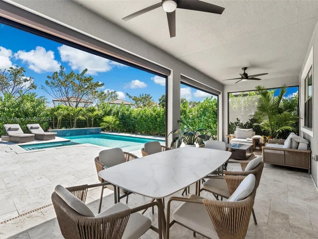 4642 W Pinehurst Trl W, Oakland Park FL 33309