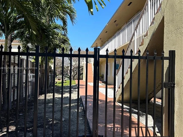 10973 SW 4th St # 202, Sweetwater FL 33174