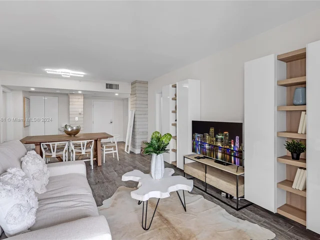 2301 Collins Ave # 926, Miami Beach FL 33139